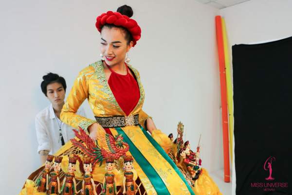 Lần đầu tiên trong lịch sử, trang phục dân tộc của Việt Nam mới lạ và độc đáo đến thế! 36