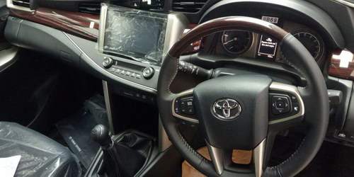 Ra mắt Toyota Innova Venturer giá từ 653 triệu đồng 2