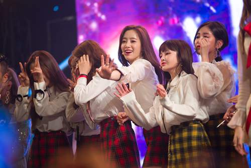 Sân khấu đêm nhạc bị cháy, T-ara vẫn nhiệt tình hết mình vì khán giả 6