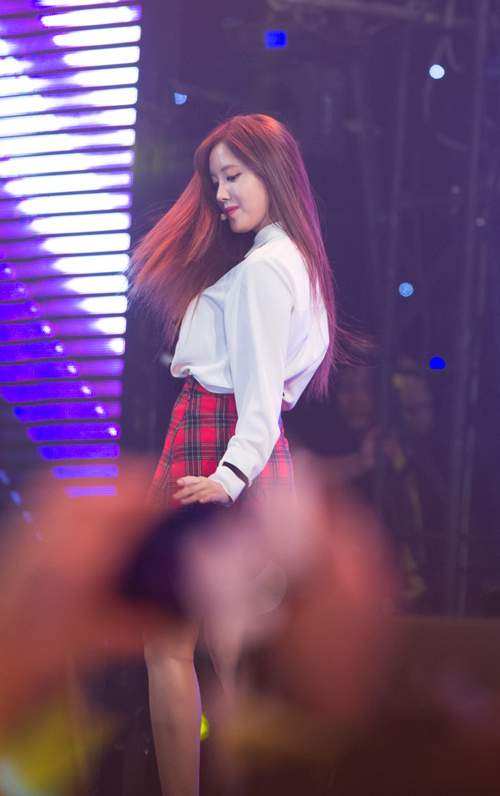 Sân khấu đêm nhạc bị cháy, T-ara vẫn nhiệt tình hết mình vì khán giả 12