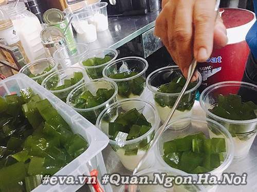 "Bắt sóng" sữa chua thạch lá nếp Đinh Liệt, món ăn giải ngán hot nhất Tết này ở Hà Thành 27