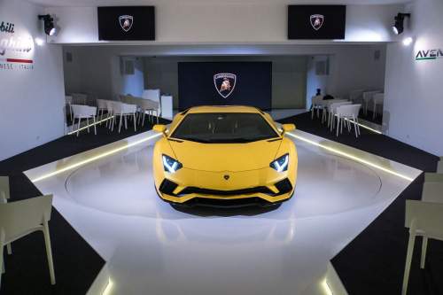 Lamborghini lần đầu ‘nhá hàng’ Aventador S 4