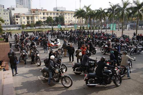 MC Anh Tuấn cùng 100 biker diễu hành mô tô khủng trước show "Trần Lập - Hẹn gặp lại" 3