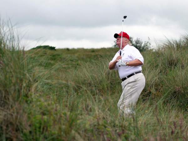 Trump chơi golf còn nhiều hơn nghe tin tình báo?