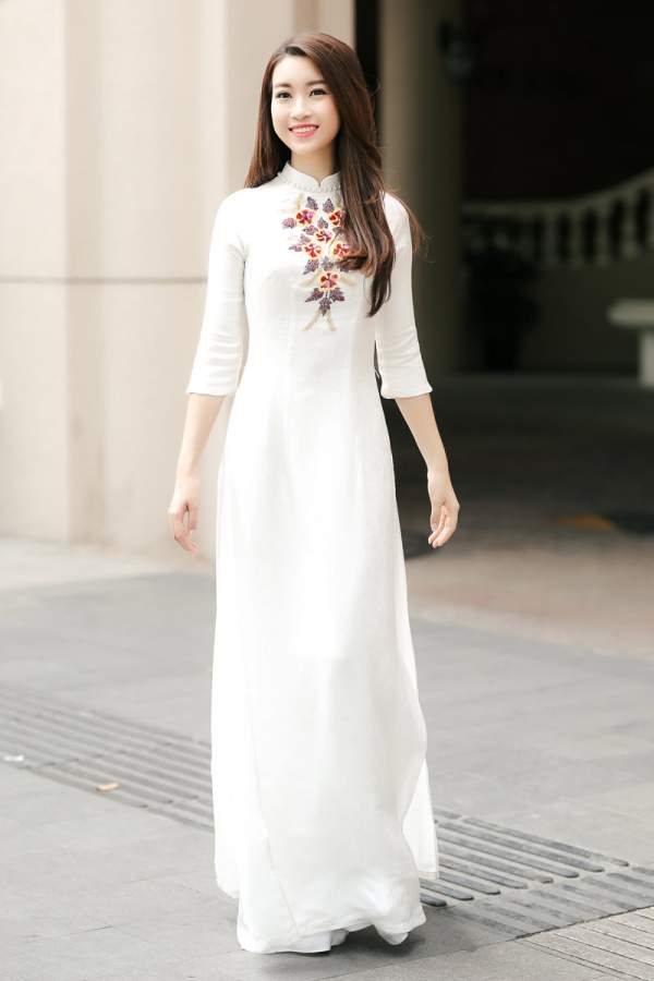Xao lòng vì vẻ đẹp tinh khôi không tỳ vết của HH Mỹ Linh trong tà áo dài trắng 21