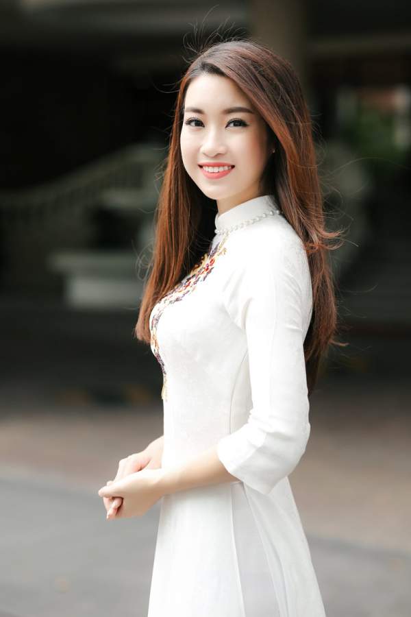 Xao lòng vì vẻ đẹp tinh khôi không tỳ vết của HH Mỹ Linh trong tà áo dài trắng 18
