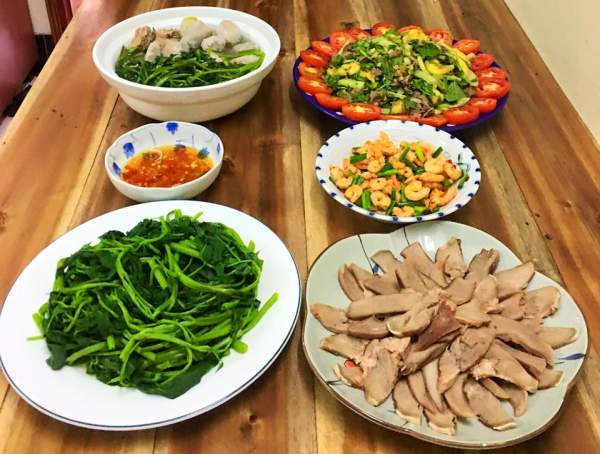 Ghen tị với những mâm cơm hấp dẫn của mẹ Việt xinh đẹp nấu tặng chồng con 45