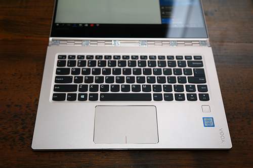 Lenovo Yoga 910: Laptop "biến hình" với màn hình 4K, pin "trâu" 7