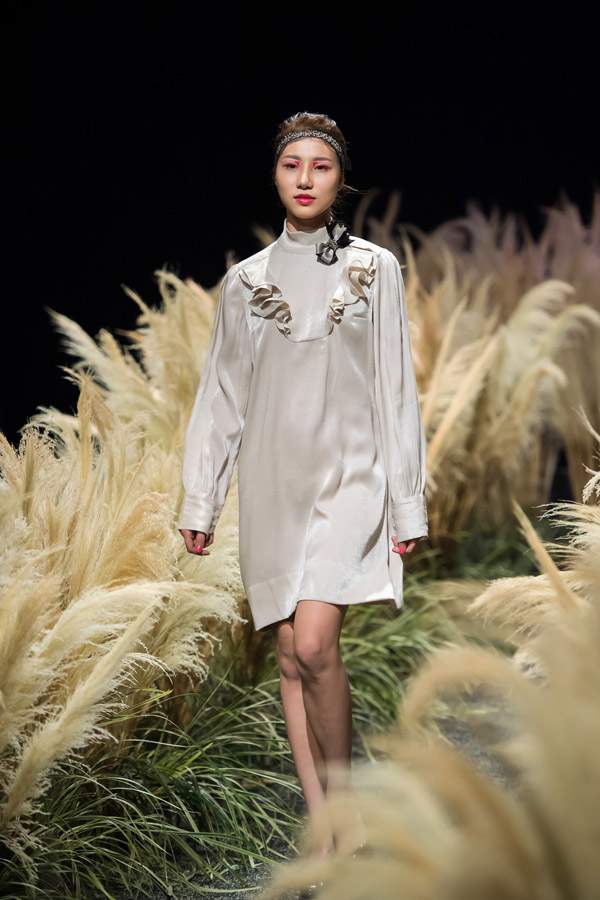 Hồng Quế 70 kg sau sinh vẫn tỏa sáng trong show thời trang của hoa hậu Ngọc Hân 36