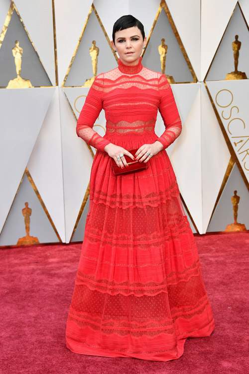 Váy ánh kim đua nhau làm lóa mắt người hâm mộ tại thảm đỏ Oscar 2017 27