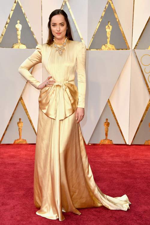 Váy ánh kim đua nhau làm lóa mắt người hâm mộ tại thảm đỏ Oscar 2017 6