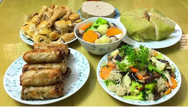 Ghen tị với những mâm cơm hấp dẫn của mẹ Việt xinh đẹp nấu tặng chồng con 9