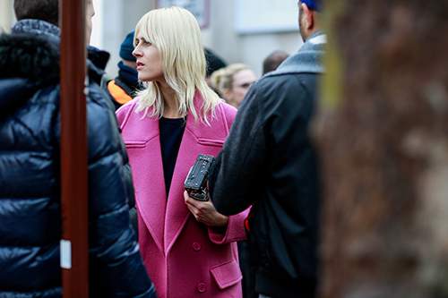 Mặc trời mưa, street style ở Paris Fashion Week vẫn đẹp rộn ràng 42