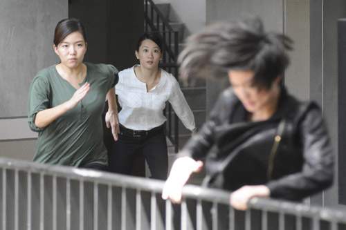 Vợ chồng cảnh sát đặc nhiệm Singapore gây sốt màn ảnh 42