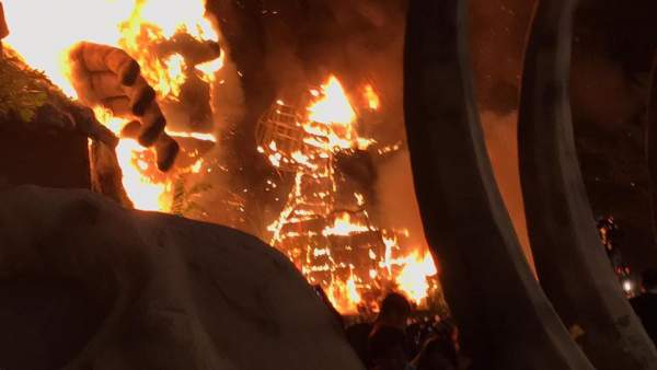 Mô hình King Kong tiền tỷ cháy rụi ngay trong buổi ra mắt phim tại TP HCM 12