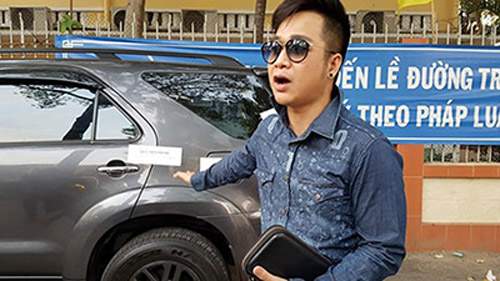 Quách Tuấn Du vội bán xế sang sau khi bị cẩu xe về phường 2