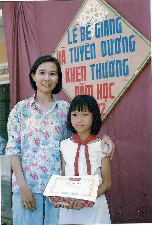 Ngộ nghĩnh đáng yêu trước loạt hình ảnh thời thơ ấu của các sao Việt 24