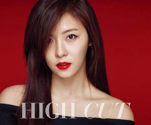 40 tuổi vẫn đẹp như thiếu nữ 20, Ha Ji Won không ngại ngần chia sẻ bí quyết giữ gìn nhan sắc không tuổi 21