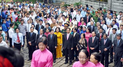 Hàng nghìn người đội nắng dự lễ giỗ Tổ trên đất Sài Gòn 6