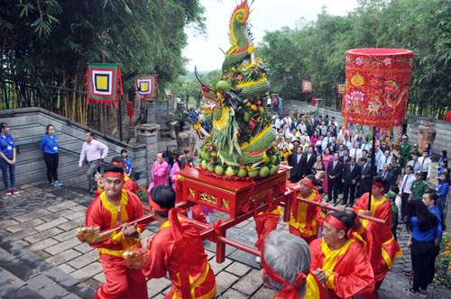 Hàng nghìn người đội nắng dự lễ giỗ Tổ trên đất Sài Gòn 5