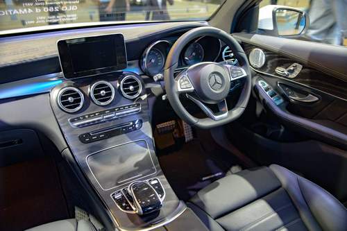 Mercedes GLC Coupe 2,6 tỷ đồng đấu BMW X4 4