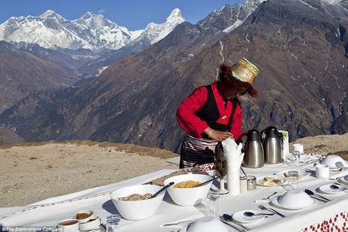 Bữa sáng siêu đắt đỏ dành cho đại gia trên đỉnh Everest 9
