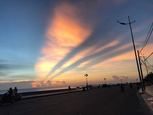“Giải mã” ánh hào quang tuyệt đẹp trên bầu trời Sài Gòn 2