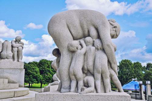 Ngượng "chín mặt" ở công viên tượng khỏa thân lớn nhất thế giới 6