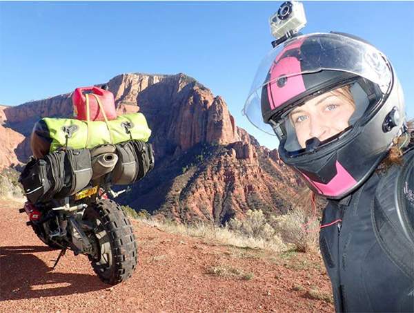 Chia tay bạn trai, cô gái một mình lái moto phượt khắp thế giới 5