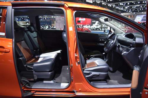 Toyota Sienta: "Innova thu nhỏ" giá 494 triệu đồng 3