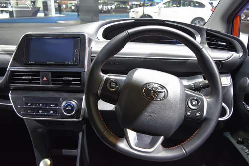 Toyota Sienta: "Innova thu nhỏ" giá 494 triệu đồng 4
