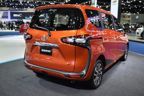 Toyota Sienta: "Innova thu nhỏ" giá 494 triệu đồng 2