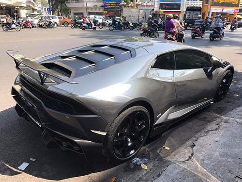Lamborghini Huracan độ nhiều nhất Việt Nam lại đổi màu 4