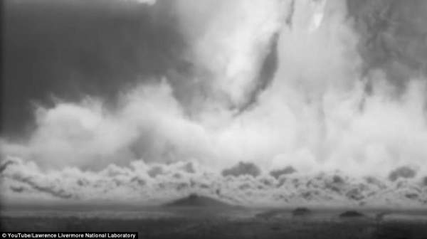 “Đám mây ngày tận thế” khủng khiếp ở vụ thử hạt nhân 1953 2