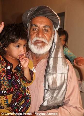 Ông lão Pakistan có 54 con vì...ngày nào cũng “yêu”