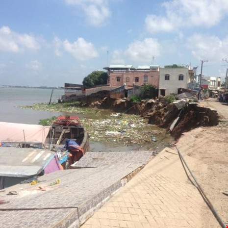 14 nhà trôi sông, An Giang ban bố tình trạng khẩn cấp 3