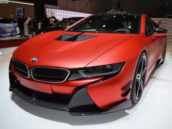 BMW i8 lạ mắt trong bộ cánh đỏ đầy chất chơi 4
