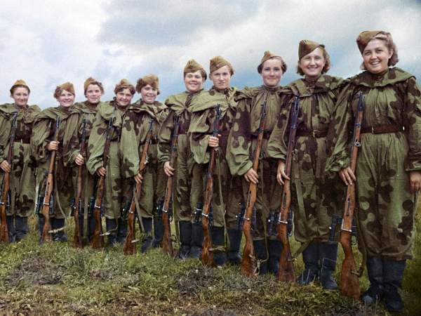 Đội nữ xạ thủ Nga xinh đẹp diệt hàng trăm lính phát xít 4