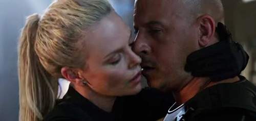 Dù bị chê hôn "chưa sâu", Vin Diesel vẫn đưa "Fast 8" phá hàng loạt kỷ lục 6