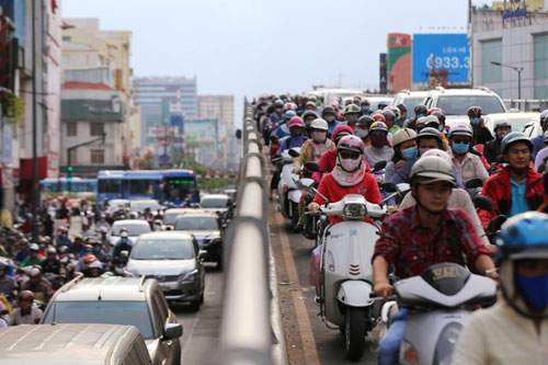 Người dân “nghẹt thở” rời Sài Gòn về quê nghỉ lễ 11