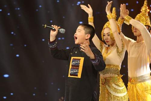 Quang Linh chê cậu bé 12 tuổi hát như người lớn 2