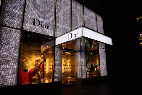 Dior và Louis Vuitton "về chung một nhà" sau vụ mua bán trị giá gần 300 tỷ đồng 3
