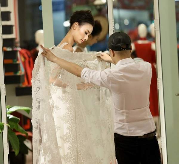 Bí mật đằng sau những mẫu váy cưới đẹp nức lòng của sao Việt 21