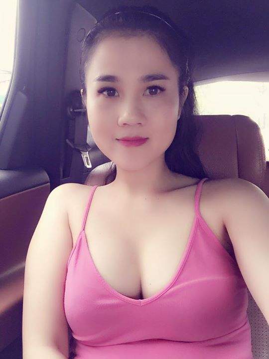 3 cô chị nóng bỏng "vượt mặt" em gái nổi tiếng của sao Việt 24