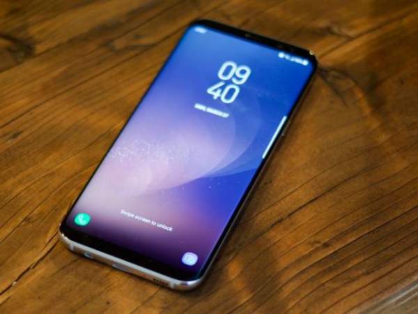 "Màn hình vô cực" của Galaxy S8 sẽ phải chào thua Sony? 2