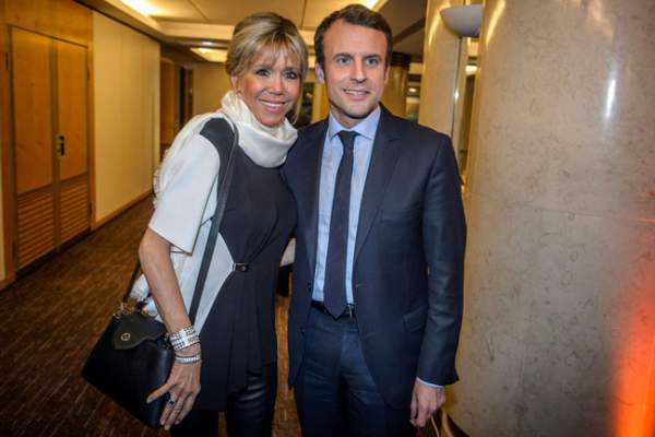 Giàu có là thế, vợ Tổng thống Pháp vẫn chỉ dùng một mẫu túi xách suốt bao năm qua 18