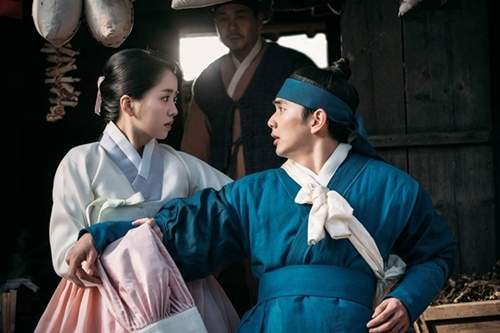 Tại sao "Mặt nạ quân vương" của Yoo Seung Ho lại là phim Hàn đáng xem nhất tháng 5? 12