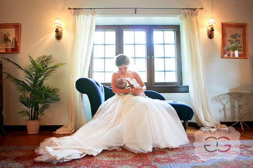 Cô dâu xinh lung linh vừa tổ chức đám cưới vừa cho con bú được ủng hộ nhiệt tình 12