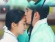 "Mặt nạ quân vương": Yoo Seung Ho và Kim So Hyun có nụ hôn trán "tình như cái bình"