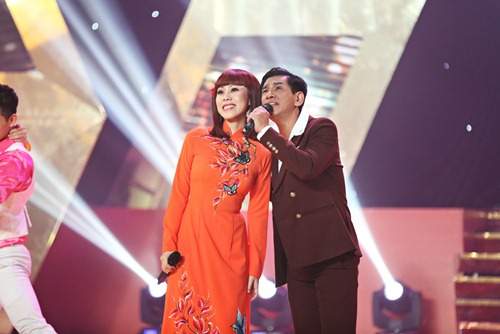 Tình tứ bên nhau, anh trai Thu Phương và "mẹ đơn thân" Vi Thảo cùng đạt giải 3 cuộc thi hát 57